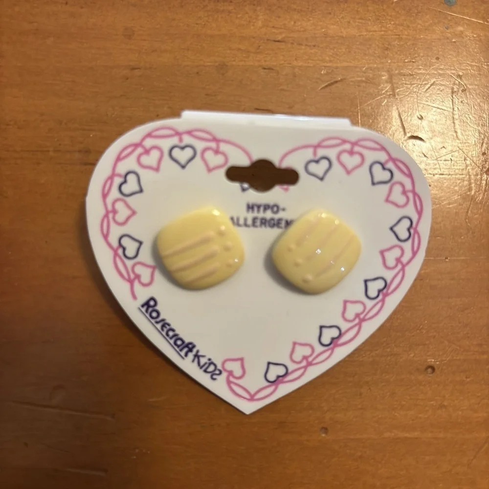 NWT vintage hypoallergenic Yellow Earrings